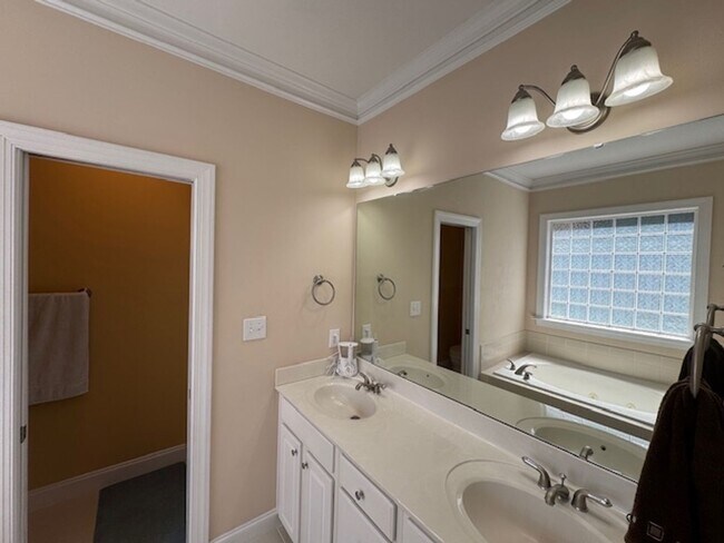 Building Photo - Charming 3-Bedroom Retreat in Wake Forest