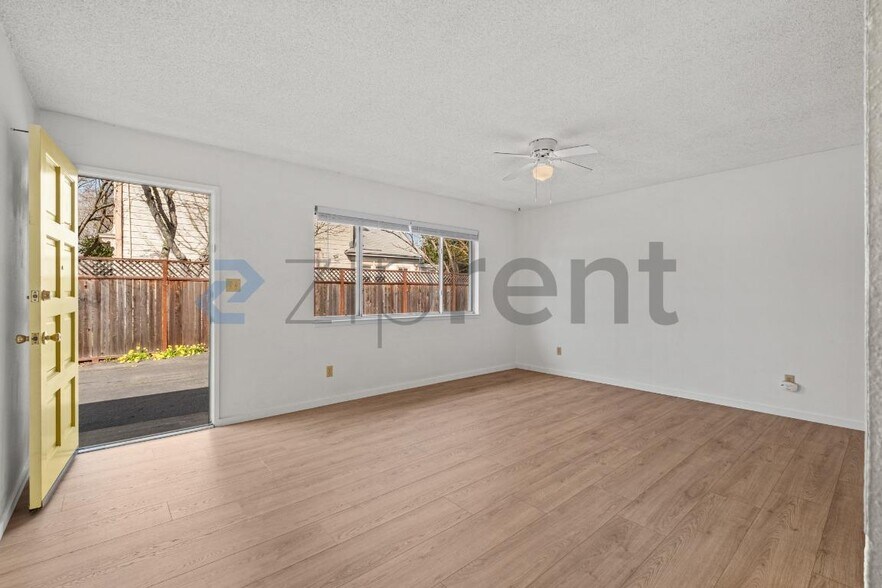 Building Photo - 12 Post St