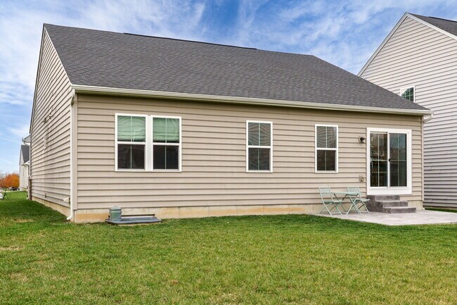 Building Photo - 194 Cresting Rd