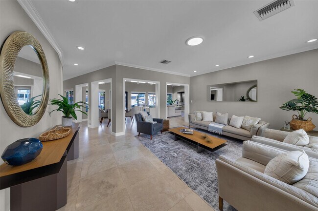 Building Photo - 616 Riviera Isle Dr