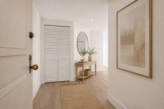 Building Photo - 251 Crandon Blvd