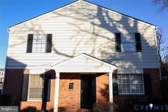 Building Photo - 3221 Hunters Mill Dr