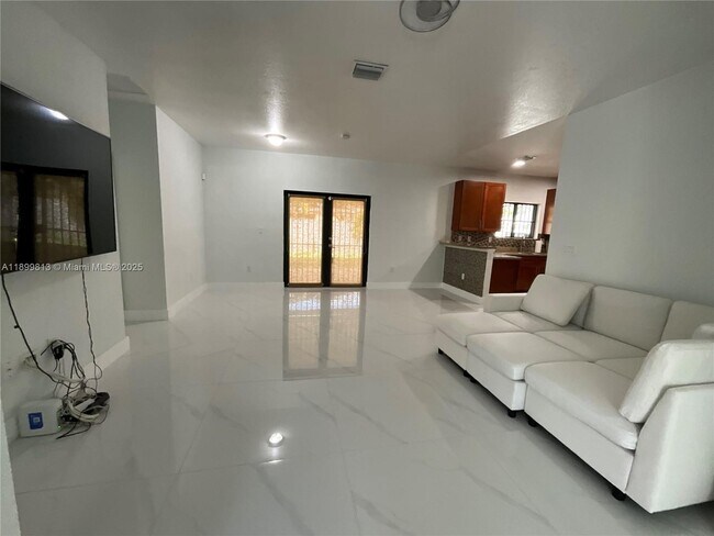 Building Photo - 13201 SW 274th Terrace