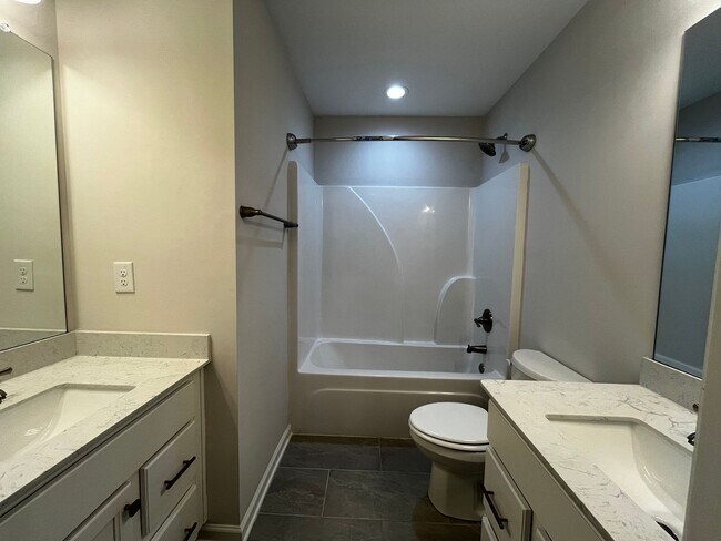 Building Photo - 311 Shoshone Cir
