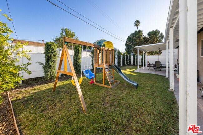 Building Photo - 17332 Bullock St