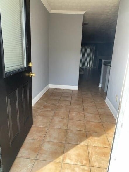 Building Photo - 6721 Trafalger Square