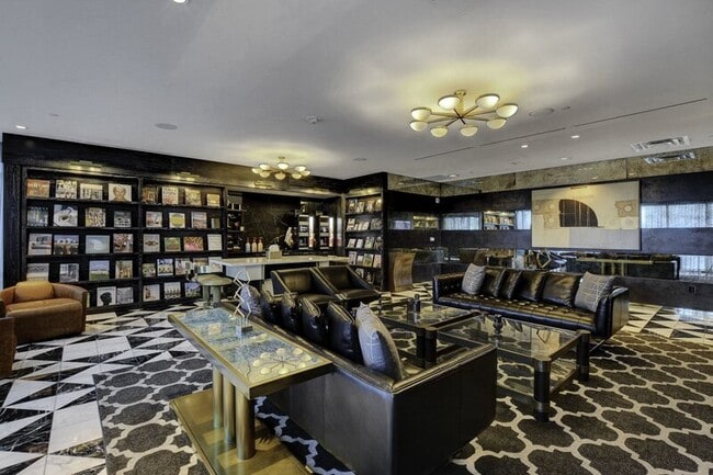 Building Photo - 4471 Dean Martin Dr