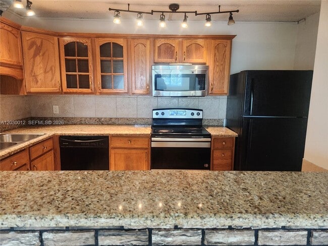 Building Photo - 14820 Naranja Lakes Blvd