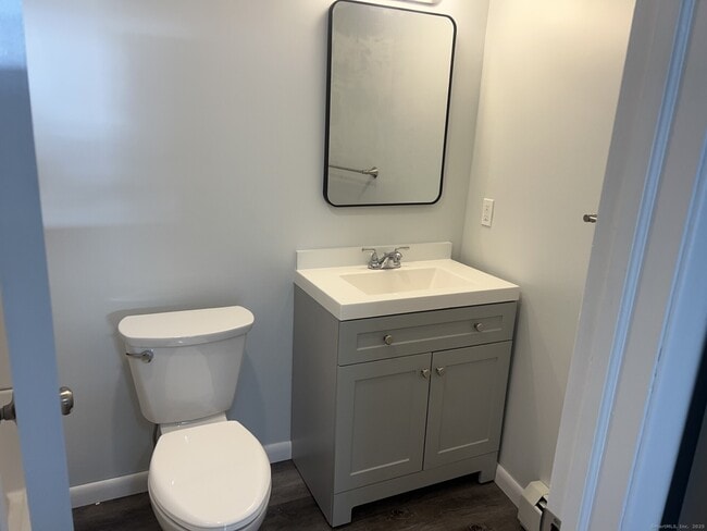 Building Photo - 140 Beach Ave