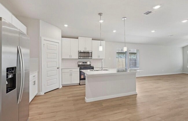 Building Photo - 3300 Memorial Way