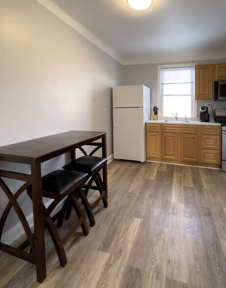 Building Photo - 1513 Oates St NE