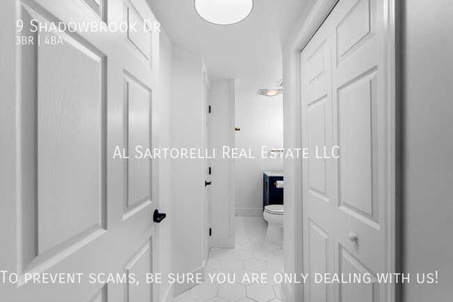 Building Photo - 9 Shadowbrook Dr