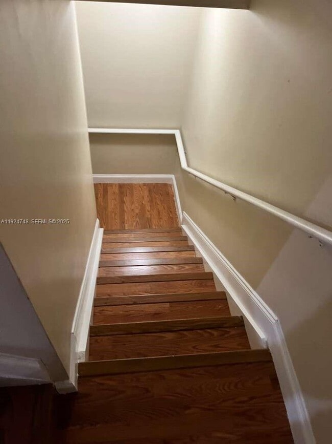 Building Photo - 2891 NE 185th St