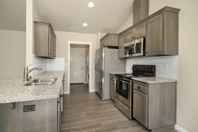 Building Photo - 17014 E Knox Ln