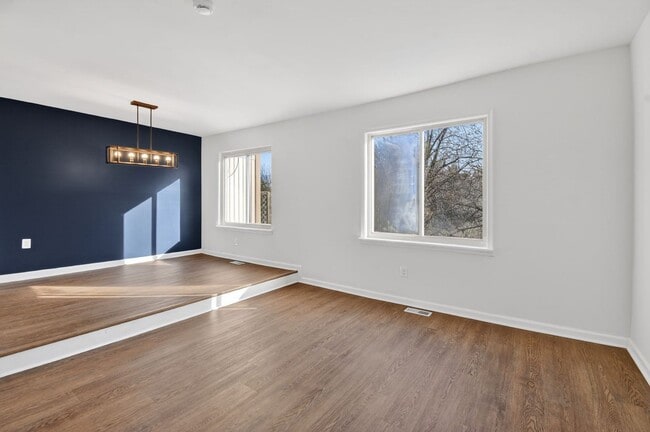 Building Photo - 4 Bed 3.5 Bath in Gaithersburg