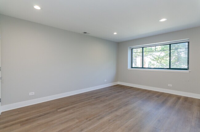 Building Photo - 1533 N Wieland St