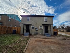 Building Photo - 2720 N Lyons Dr