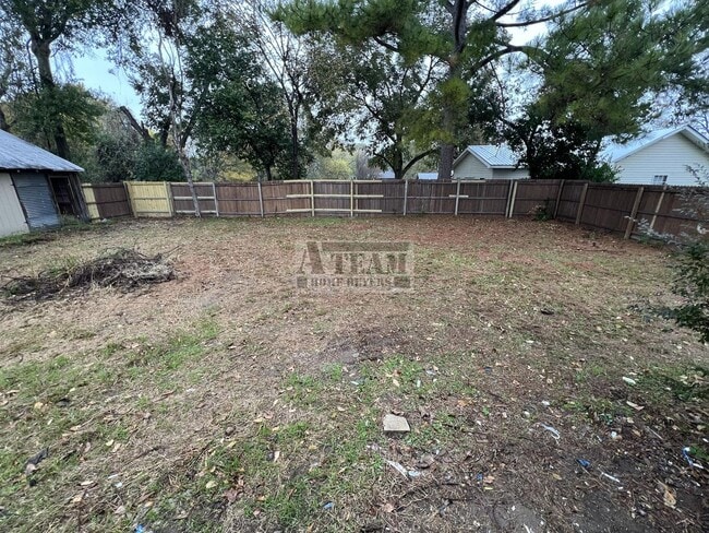 Building Photo - Renovated 2 Bed 1 Bath house for rent in Trinidad!