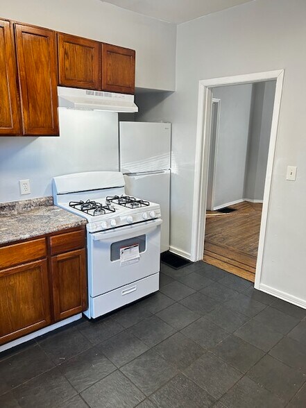 Kitchen - 4523 Homer Ave