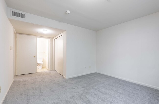 Courthouse Crossings - Bedroom - Courthouse Crossings Apartments