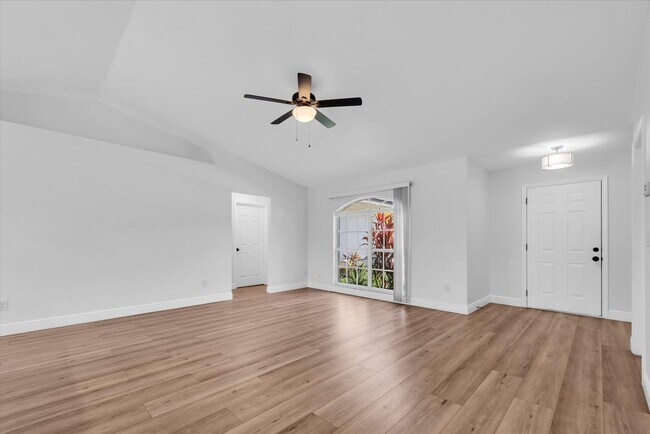 Building Photo - 1611 3rd Ave W