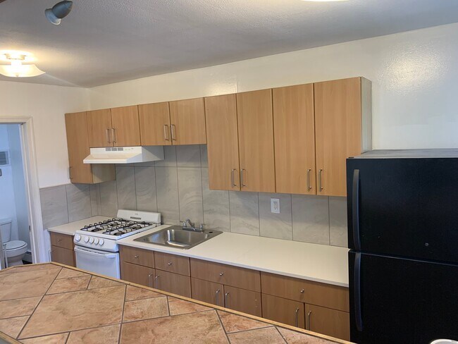 Building Photo - 564a Klockner Rd