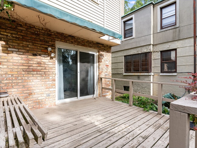 Building Photo - 115 S Brainard St