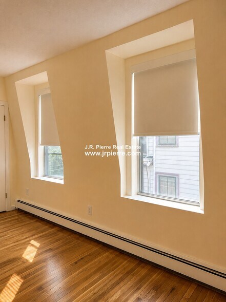 Building Photo - 394 Broadway