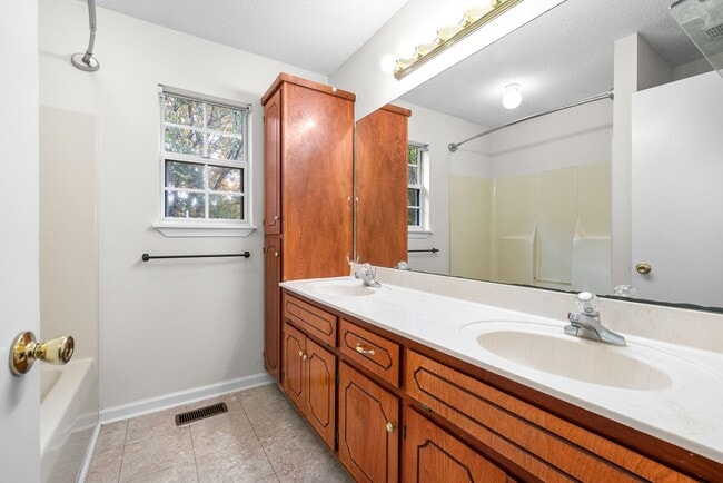 Building Photo - 183 Whitehall Dr