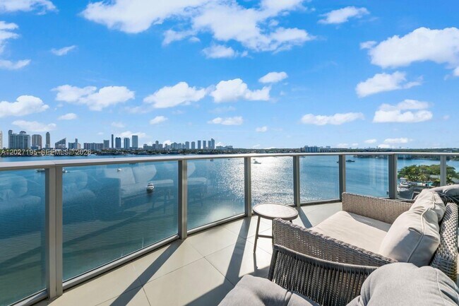 Building Photo - 17301 Biscayne Blvd