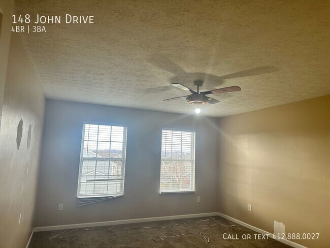 Building Photo - 4 bedroom 3 bath Canonsburg