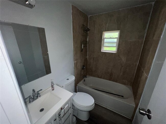 Building Photo - 3042 Azalea Ave