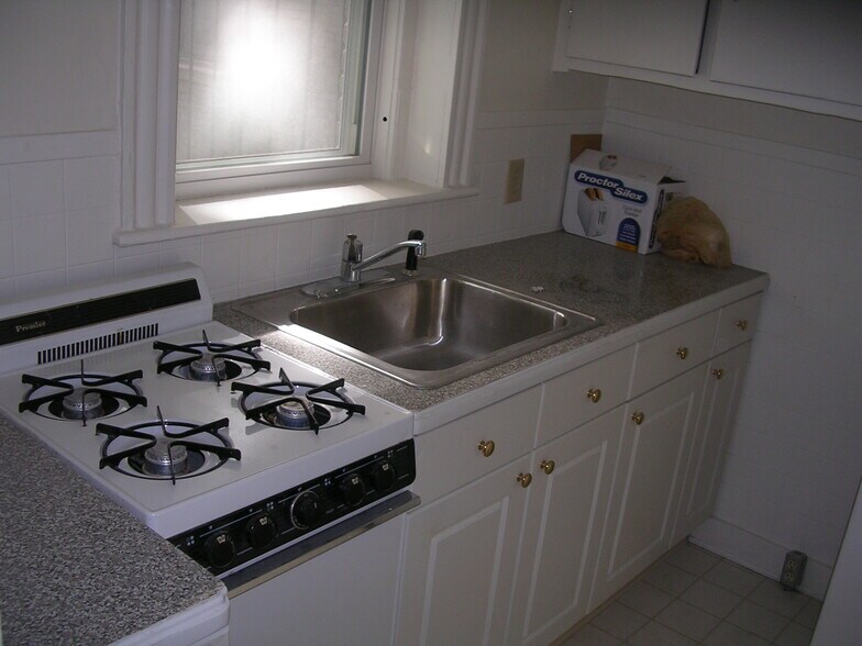 Primary Photo - 211 Park Dr