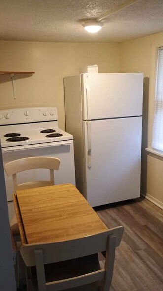 Building Photo - 363 S Capitol St