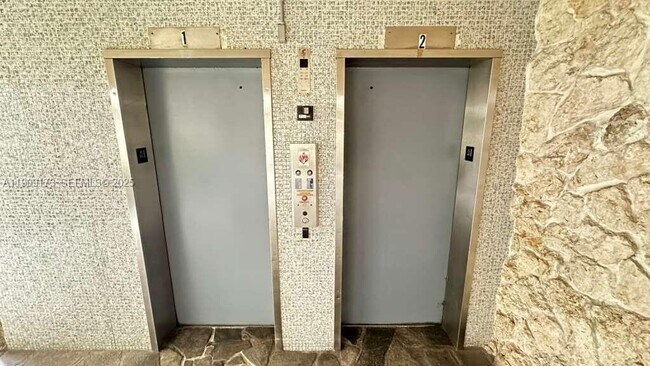 Building Photo - 1475 NE 125th Terrace