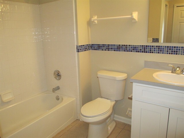 Building Photo - 3741 Woodbriar Dr