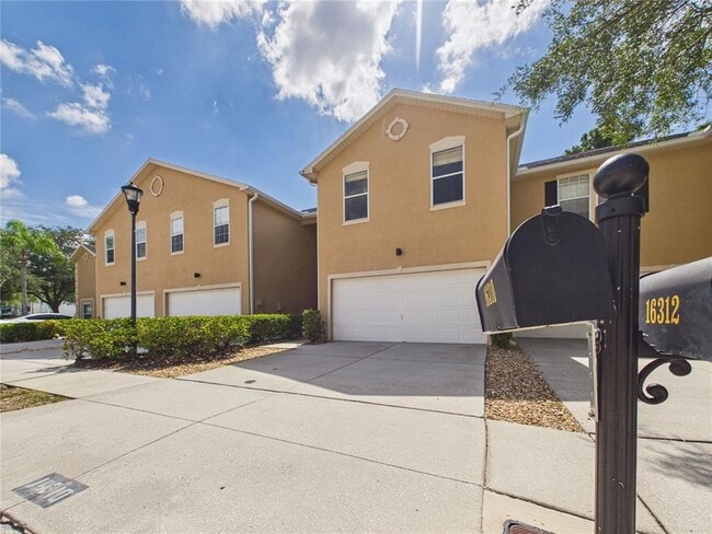 Building Photo - 16310 Fairford Palms Ct