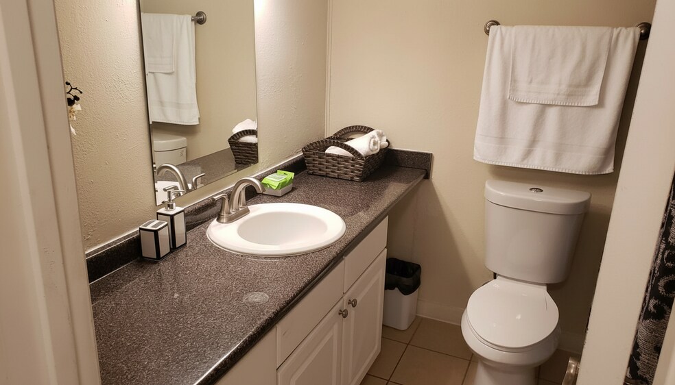 Building Photo - 507 NW 39th Rd