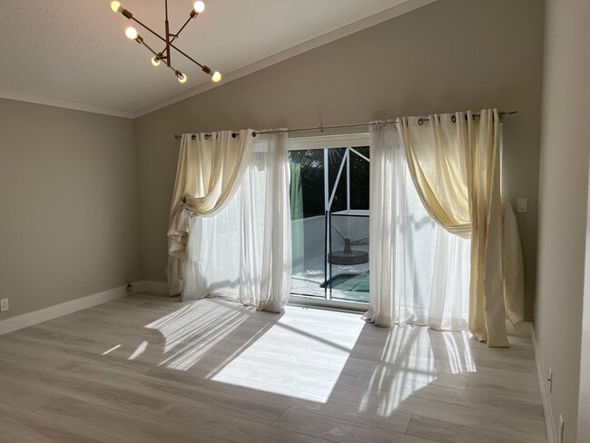 Building Photo - 1076 Siena Oaks Cir E