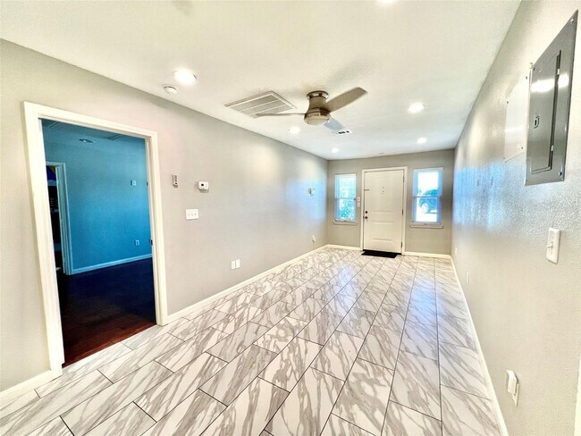 Building Photo - 5302 Treaschwig Rd