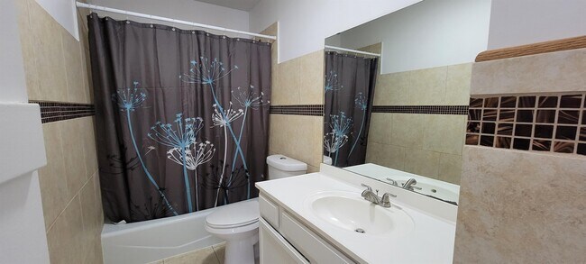 Building Photo - 4020 2nd Pl NW