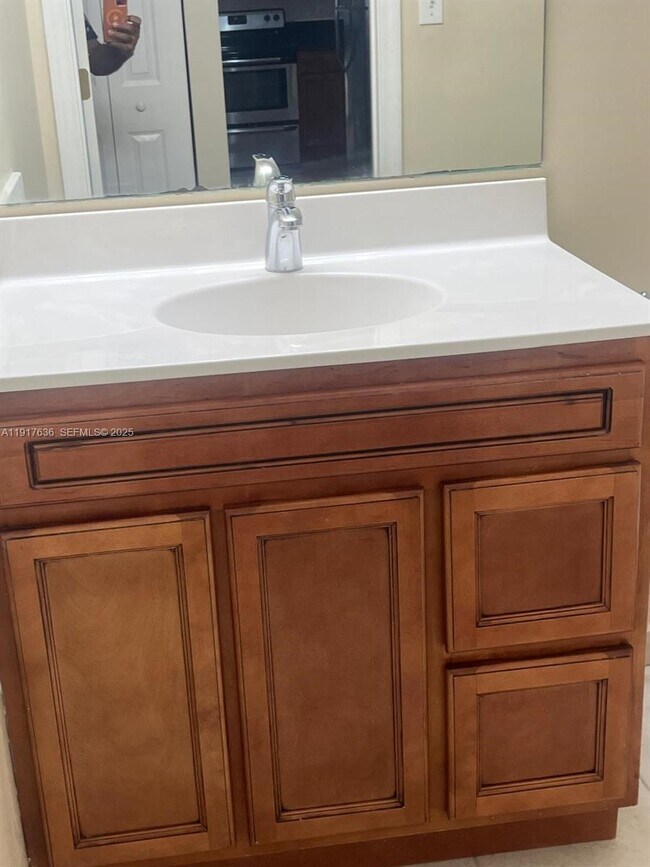 Building Photo - 140 S Dixie Hwy