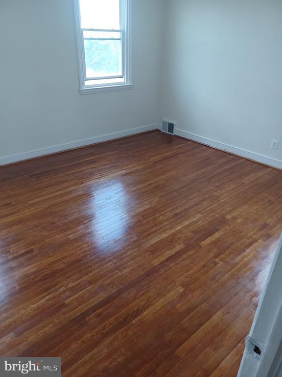 Primary Photo - 7000 Kindred St