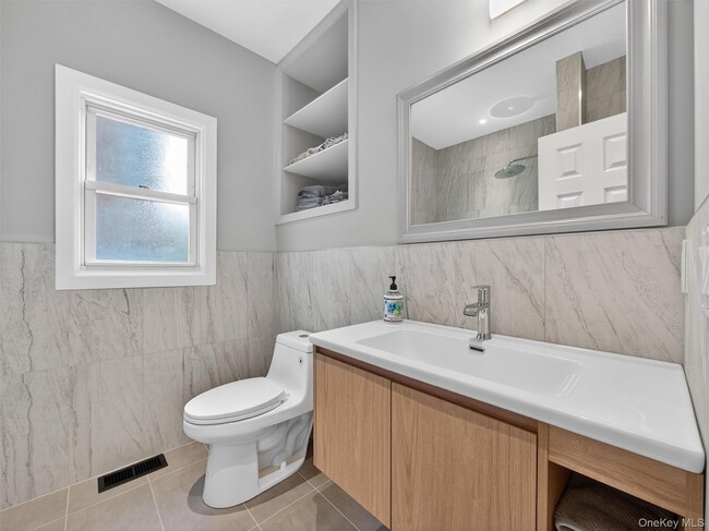 Building Photo - 24 E Park Pl