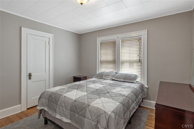 Building Photo - 967 Wadsworth St