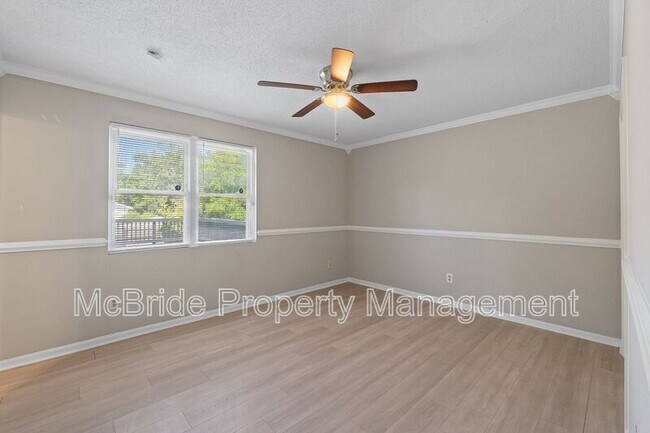 Building Photo - 4009 Royal Oaks Ct