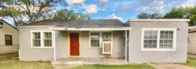 Building Photo - 122 Avenue V