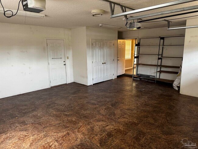 Building Photo - 5941 Leesway Blvd