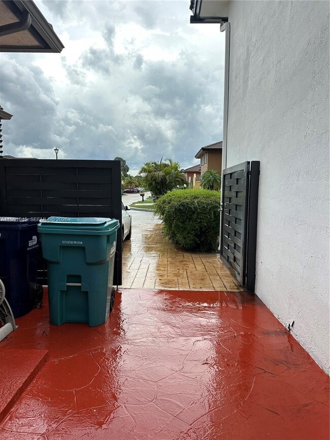 Building Photo - 15318 SW 41st Terrace