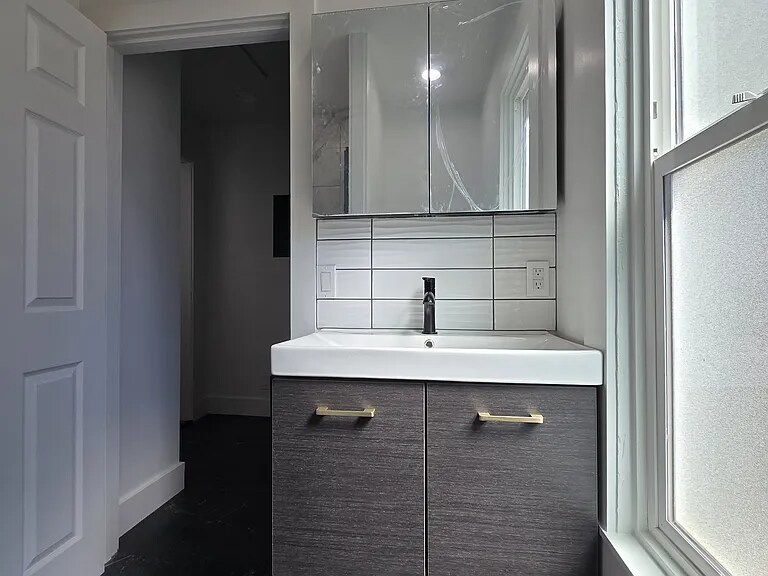 Building Photo - 2428 NE Rodney Ave